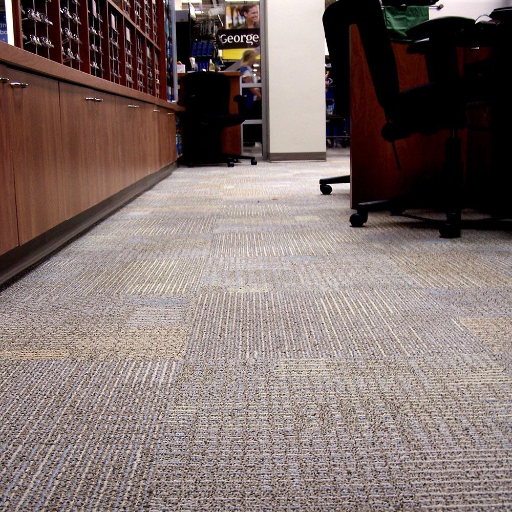 新技術(shù)新工藝：仿地毯紋SPC鎖扣石塑地板顛覆了尊貴豪華的傳統(tǒng)地毯市場